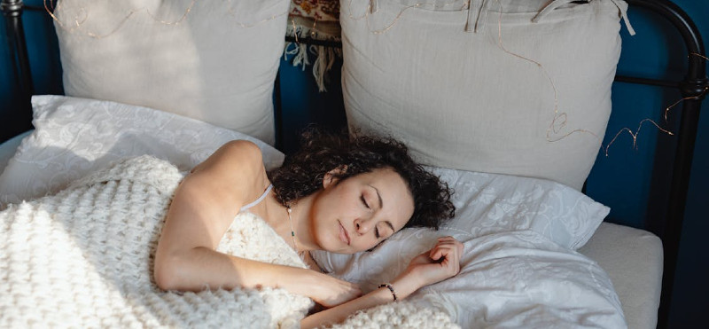 Premagajte težave s spanjem