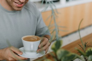 Kava na tešče – kaj se zgodi