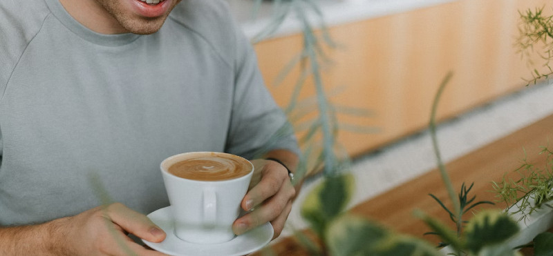 Kava na tešče – kaj se zgodi